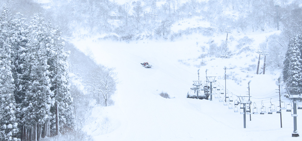 白山一里野温泉スキー場全景