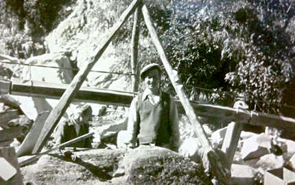 Es un Onsen de alta temperatura que viene de lo profundos de la montaña Hakusan, fue canalizada por el predecesor de dos generaciones atrás.