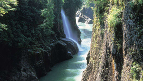 Tedori Gorge (“Watagataki Ikoi-no-Mori”)