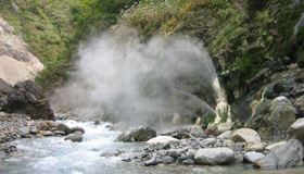 噴泉塔・岩間峡谷